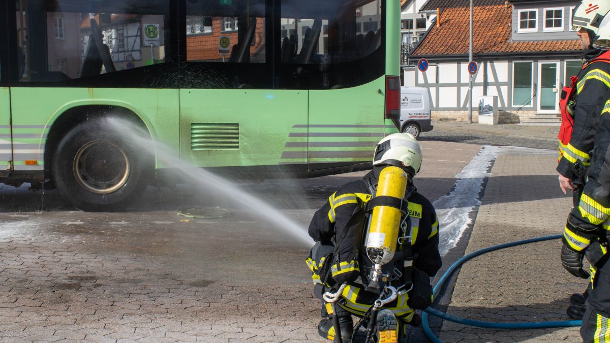 Feuer an Linienbus schnell gelöscht 