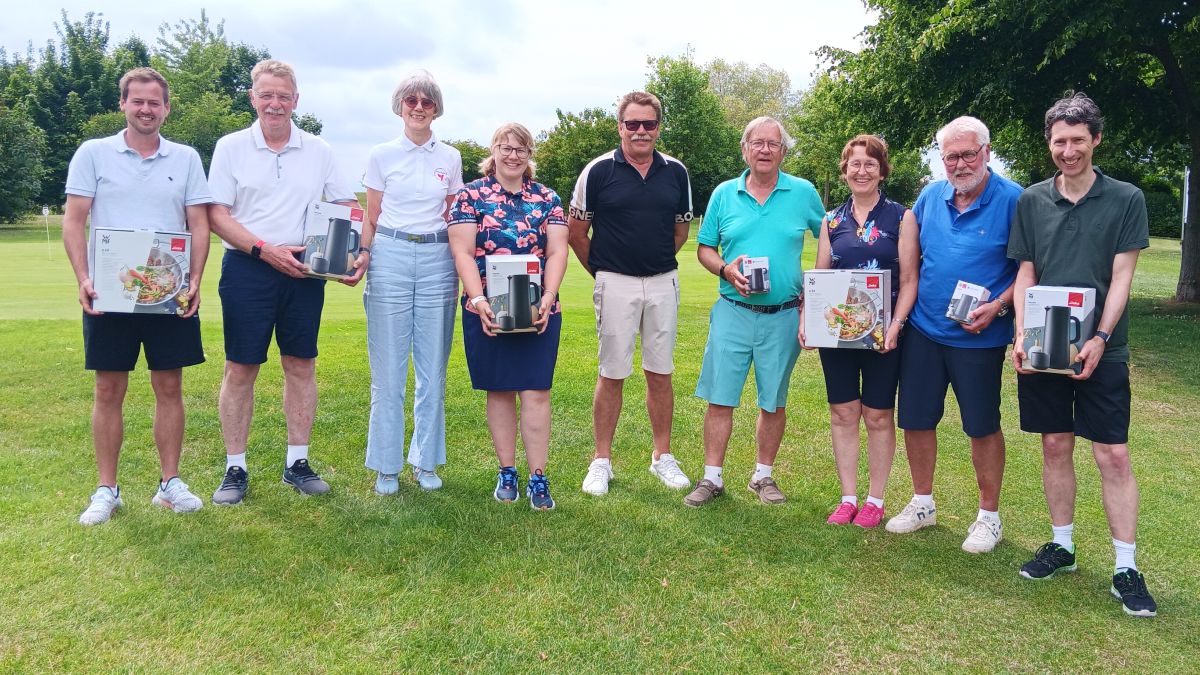 Golfen für den guten Zweck: 2300 Euro für die Deutsche Krebshilfe erspielt