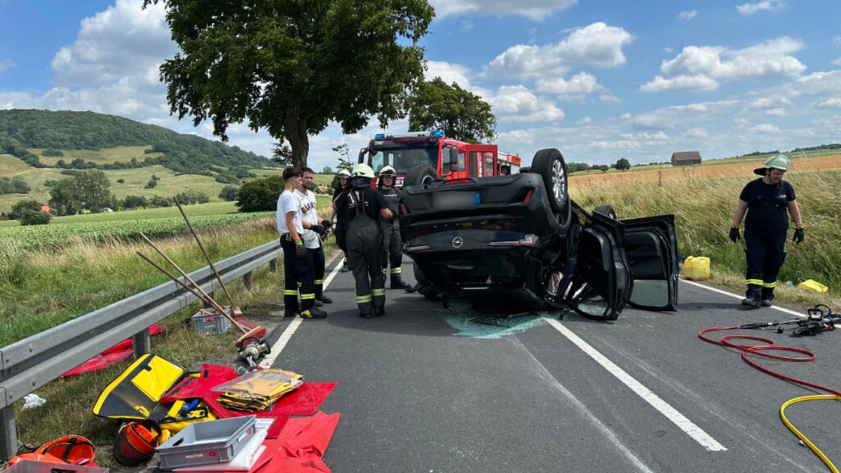 Schwerer Unfall auf der L580: Eine Frau aus Dassel stirbt, mehrere weitere aus der Region verletzt