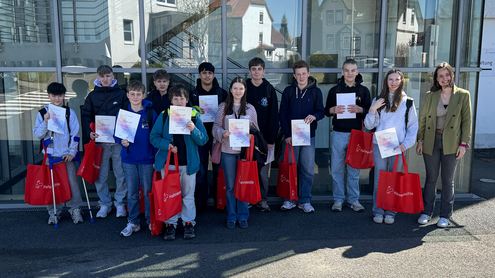 Hahnemühle FineArt GmbH empfängt Schülerinnen und Schüler zum Jugendzukunftstag in Relliehausen