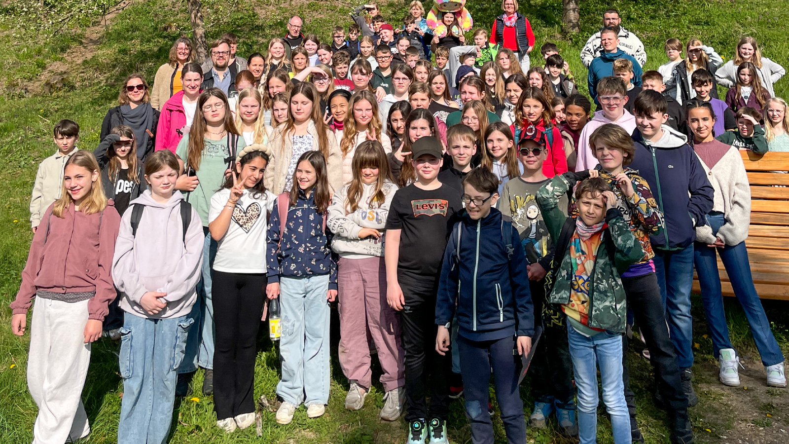 IGS Einbeck organisiert Jahrgangsfahrt zur Burg Ludwigstein mit Mittelalterprogramm und Gemeinschaftserlebnissen