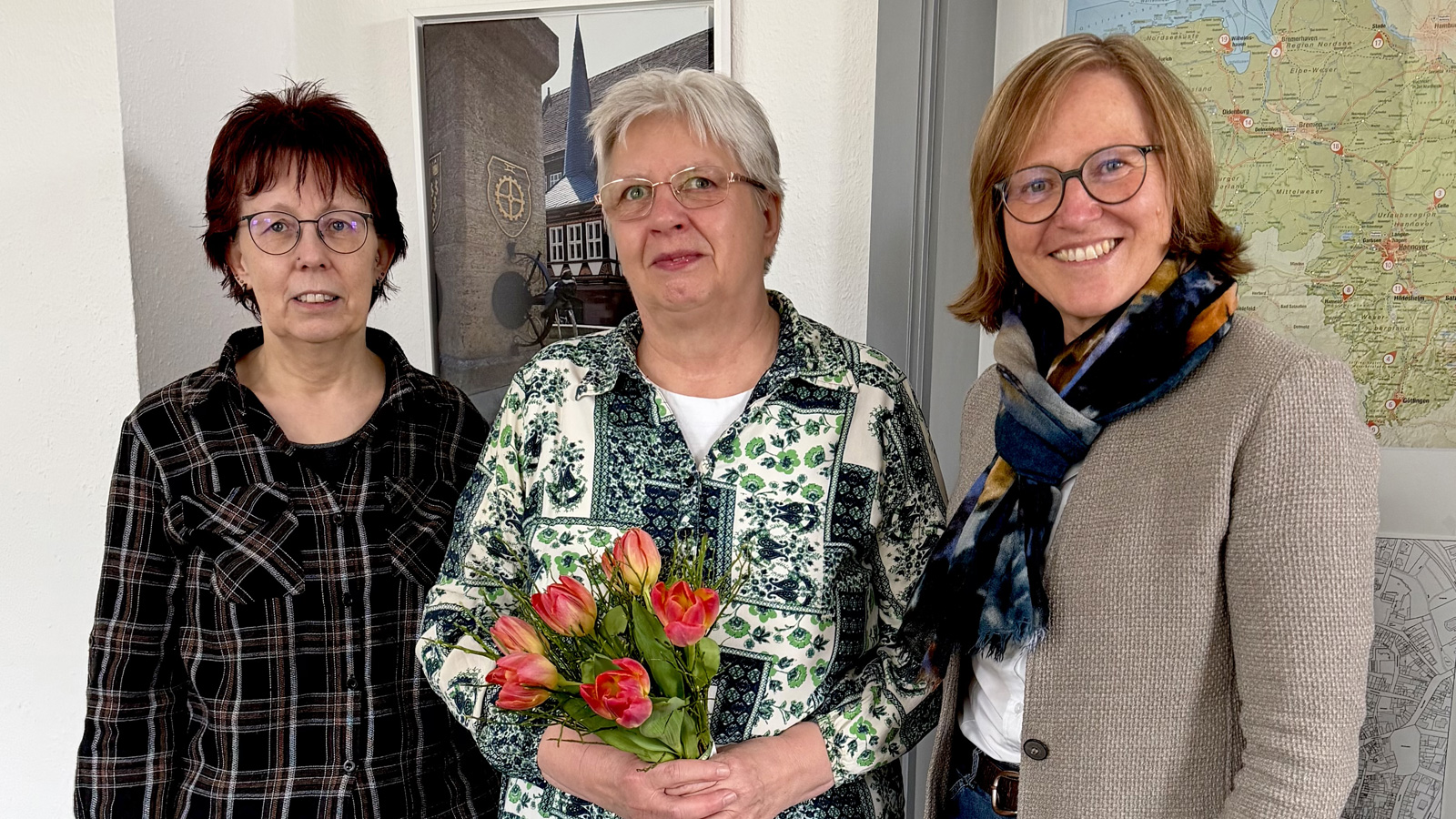 Stadt Einbeck verabschiedet Angelika Hüneburg nach über 40 Jahren Dienstzeit in den Ruhestand