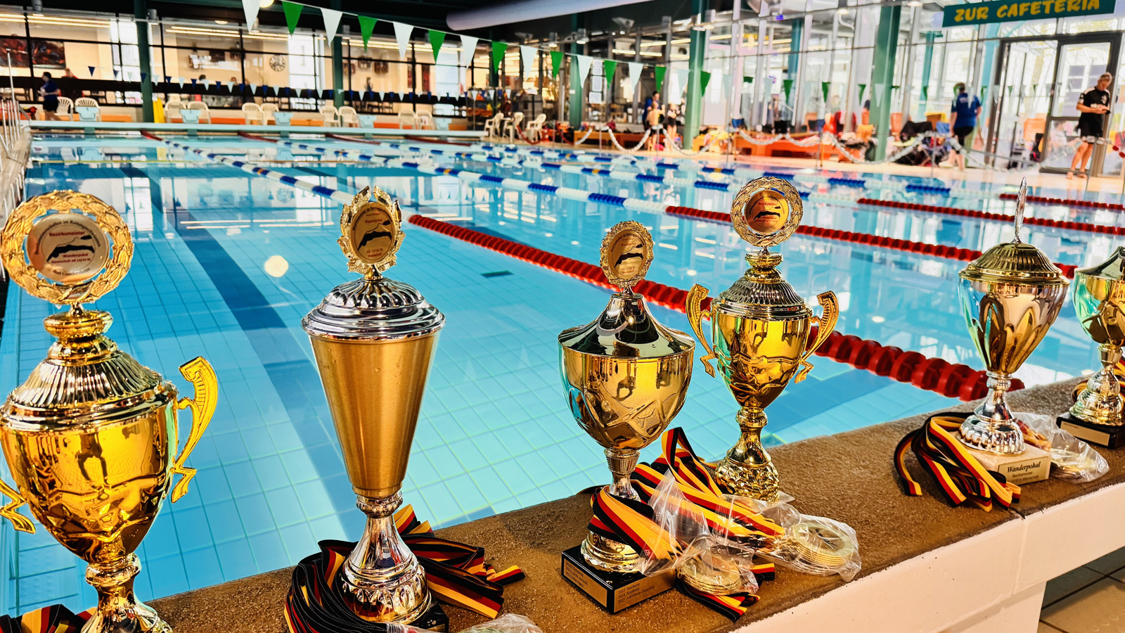 Einbeck erneut Gastgeber der DLRG-Bezirksmeisterschaften mit Teilnehmenden aus der Region