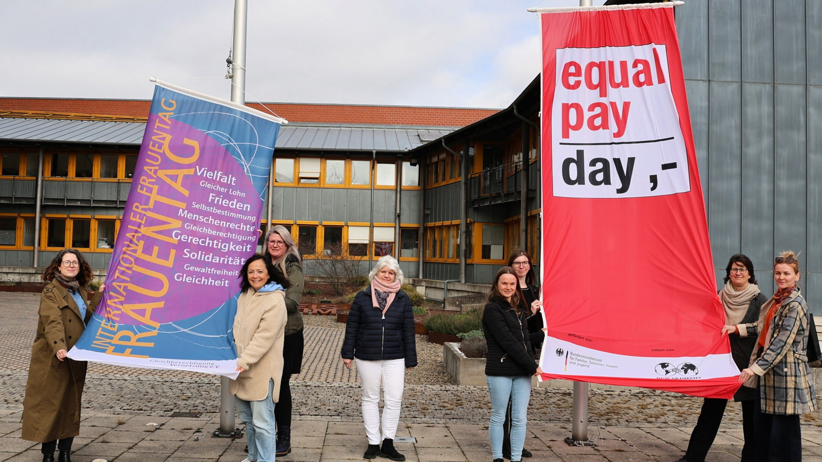 Landkreis Northeim mahnt zum Equal-Pay-Day 2026 faire Bezahlung angesichts der Lohnlücke an