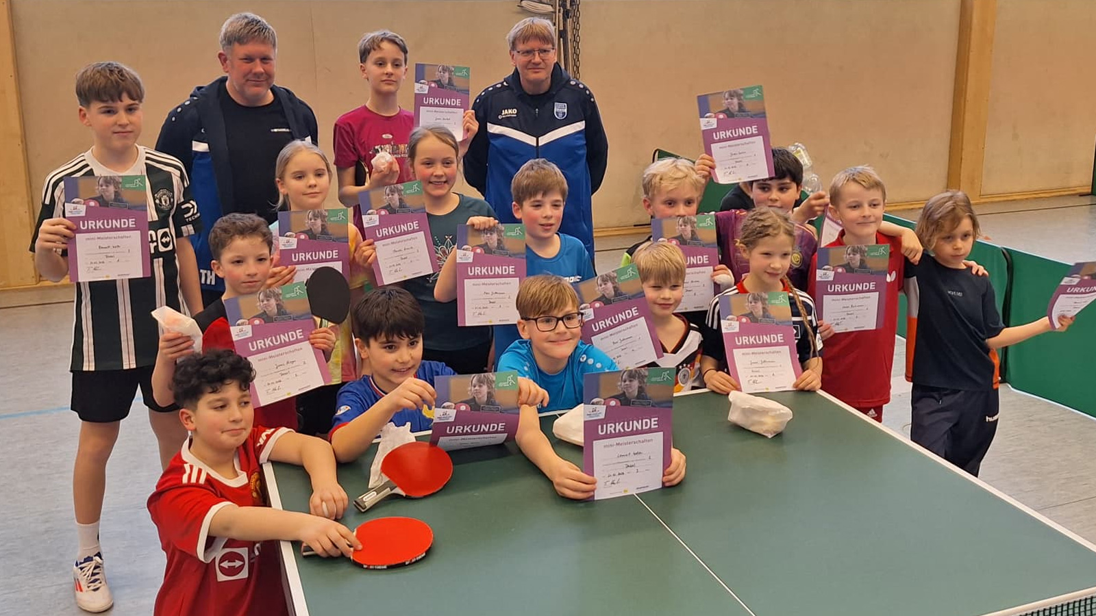 Tischtennis Mini-Meisterschaften 2026 in Dassel: 16 Kinder kämpfen mit Ehrgeiz um Kreisqualifikation