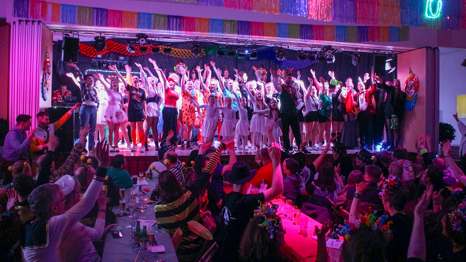 Endlich wieder „Sülbeck Helau“: Büttenabend begeistert Generationen in Drüber