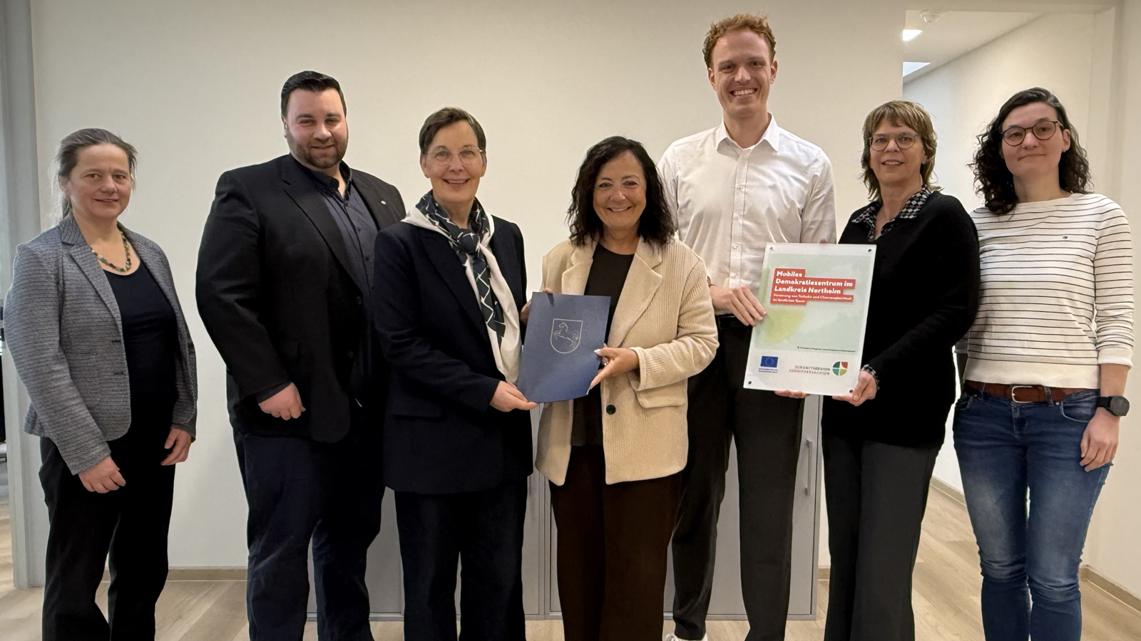 107.700 Euro Förderung: Mobiles Demokratiezentrum startet im Landkreis Northeim