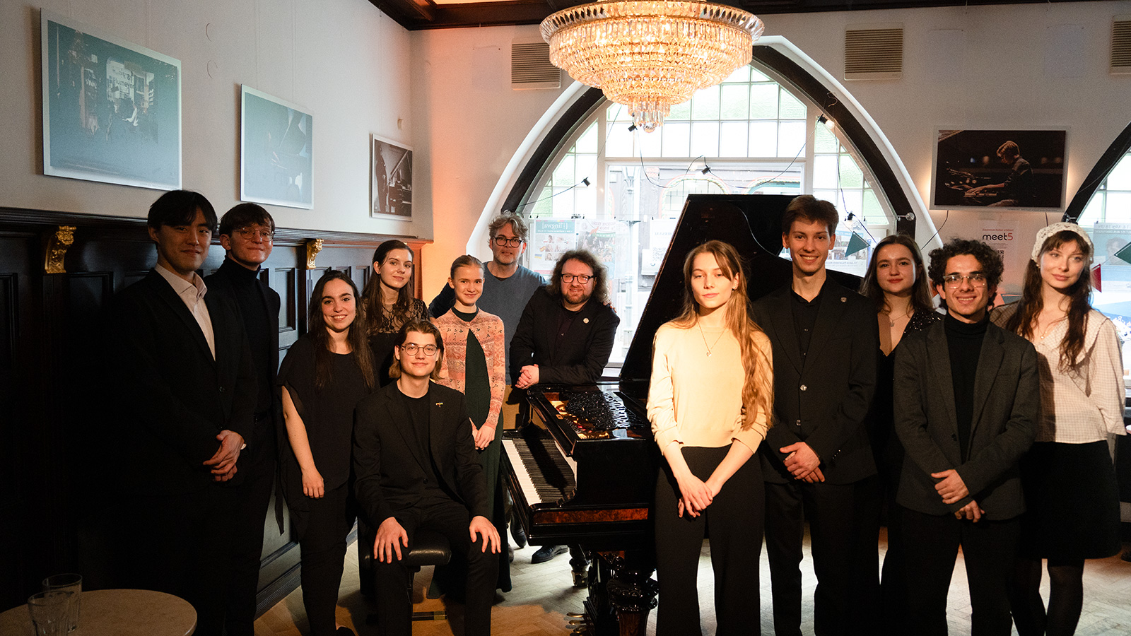 Familienkonzert in Einbeck: Internationale Nachwuchspianisten begeistern Kinder im Kammersaal