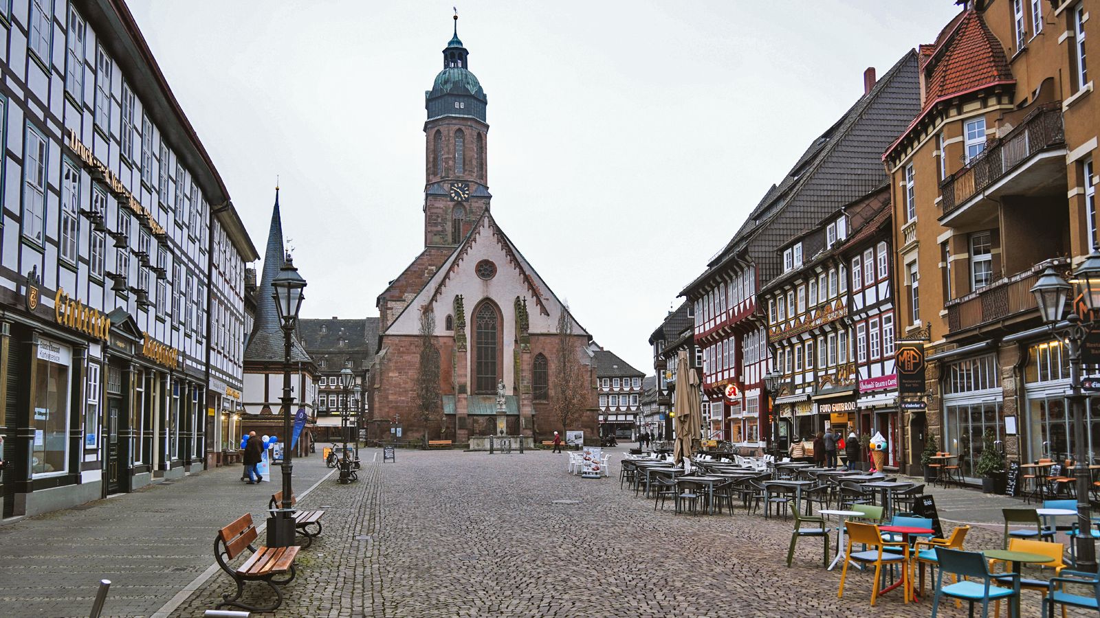 Liebe feiern ohne Hürden: Segnungen und Trauungen in der Einbecker Marktkirche